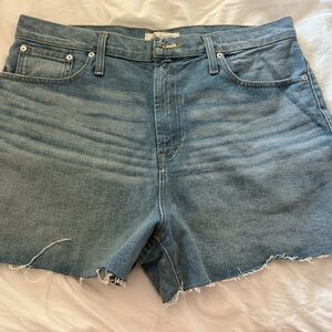 New✨Madewell. The perfect jean short. NWOT. Size 32